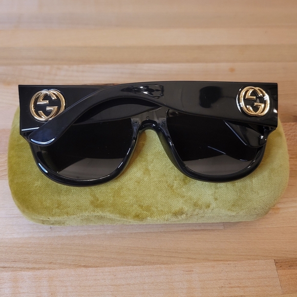 Authentic Gucci Sunglasses - Picture 5 of 7